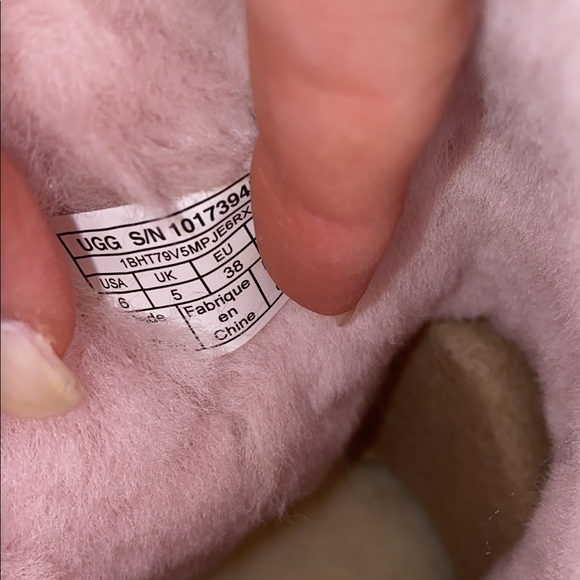 Ugg Big Kid size 6 - Picture 5 of 6